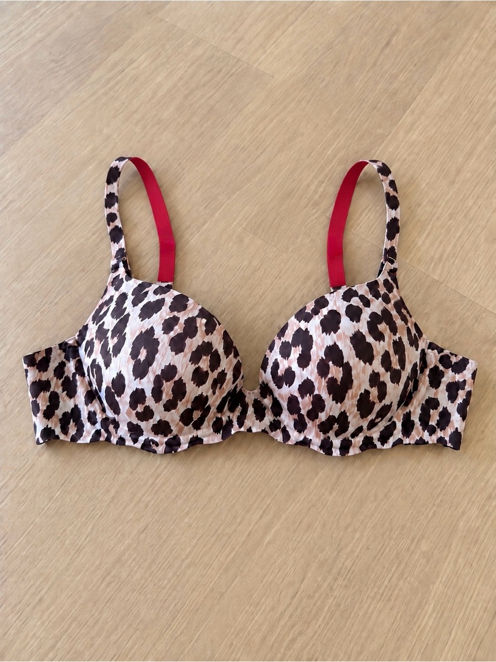 Reversible Seamless Leopard and Red Print T-Shirt Bra